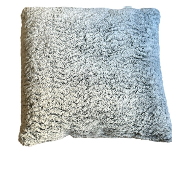 Better Homes & Gardens Texture Faux Fur Wavy Pillow, 22 x 22, Grey, Square - Picture 3 of 4